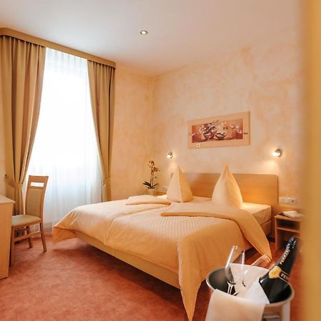 Hotel Mediterraneo Neustadt an der Weinstraße Δωμάτιο φωτογραφία